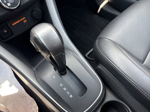 Used 2022 Chevrolet Trax LT w/ Premium Seat Package image 23