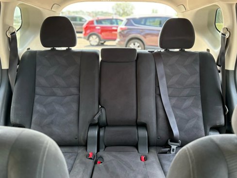 Used 2015 Nissan Rogue SV image 15