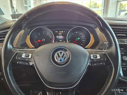 Used 2018 Volkswagen Tiguan SEL image 21