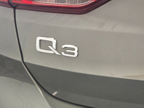 Used 2022 Audi Q3 2.0T Premium image 32