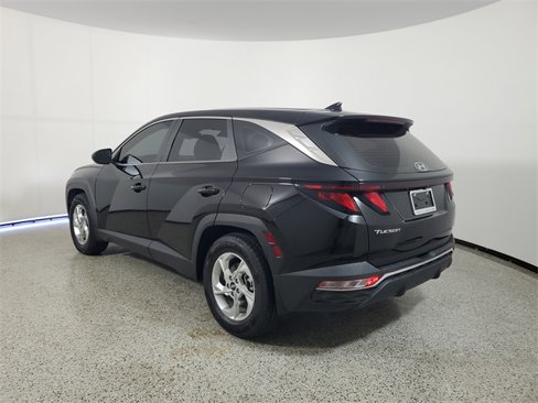 Used 2022 Hyundai Tucson SE image 3