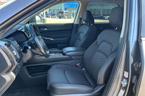Used 2022 Nissan Pathfinder SV image 5