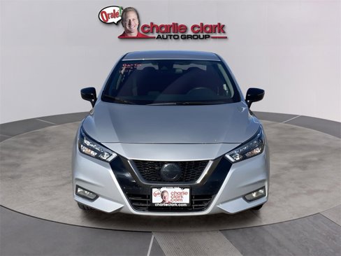Used 2021 Nissan Versa SR image 9