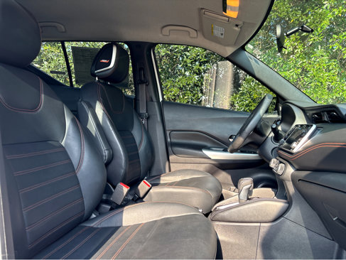 Used 2019 Nissan Kicks SR w/ SR Premium Package image 10