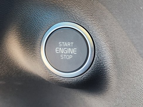 New 2025 Volvo XC40 B5 Core w/ Protection Package Premier image 31