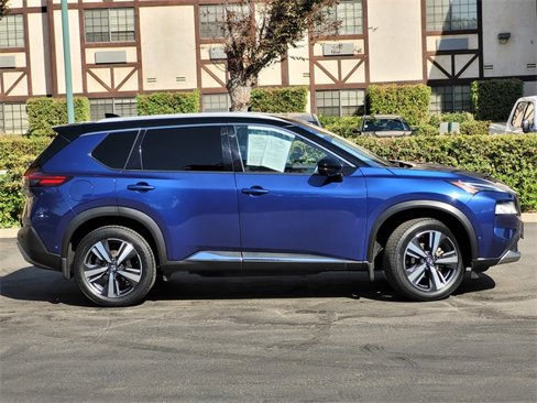 Used 2021 Nissan Rogue Platinum image 4
