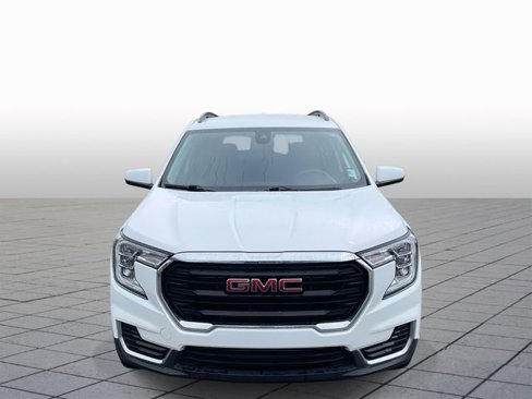 Used 2023 GMC Terrain SLE w/ Driver Convenience Package image 2