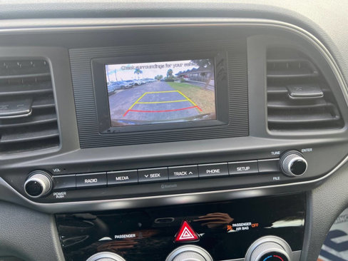 Used 2019 Hyundai Elantra SE image 13