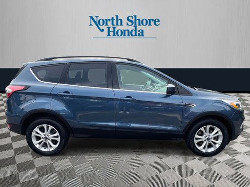 Used 2018 Ford Escape SE image 3