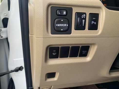 Used 2013 Toyota 4Runner SR5 image 19