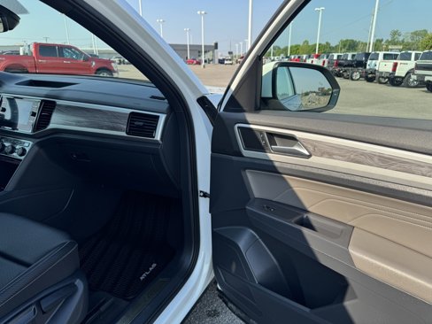Used 2022 Volkswagen Atlas Cross Sport SE image 18