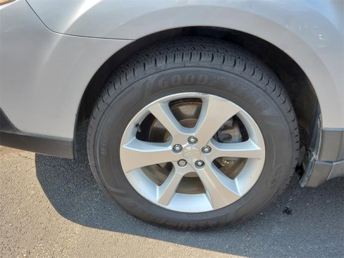 Used 2014 Subaru Outback 2.5i Limited image 12