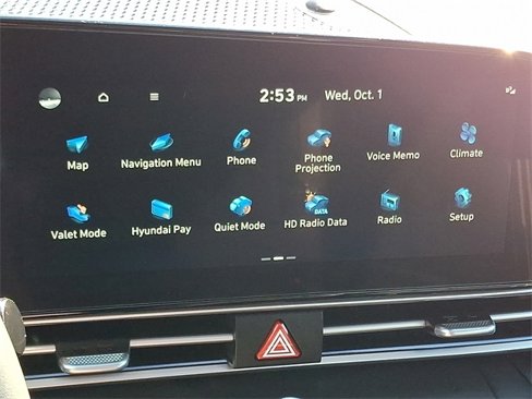 Certified 2025 Hyundai Elantra SEL image 17