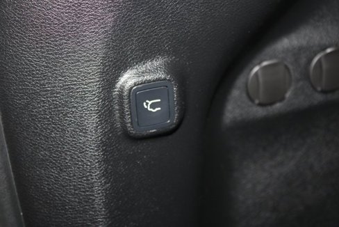 Used 2020 Jeep Cherokee Latitude Plus w/ Comfort/Convenience Group image 39