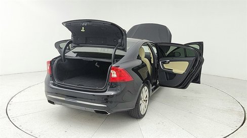 Used 2018 Volvo S60 T5 Inscription w/ Technology Package image 11