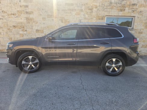 Used 2019 Jeep Cherokee Limited image 1