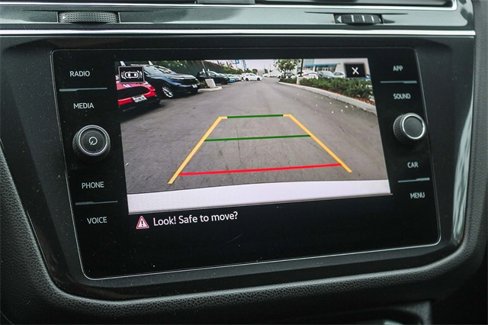 Used 2022 Volkswagen Tiguan SE R-Line image 32