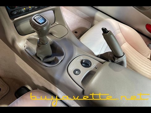 Used 2004 Chevrolet Corvette Coupe w/ Preferred Equipment Group image 17