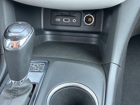 Used 2019 Chevrolet Equinox LT image 11
