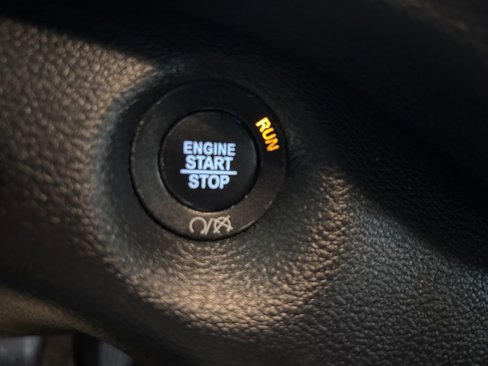 Used 2020 Jeep Cherokee Latitude Plus w/ Cold Weather Group image 21