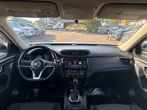 Used 2018 Nissan Rogue SV image 12