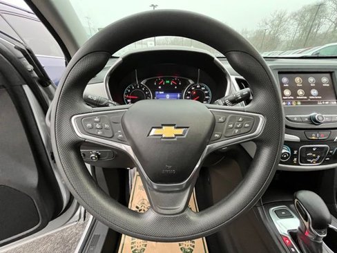 Used 2022 Chevrolet Equinox LS w/ LS Convenience Package image 23