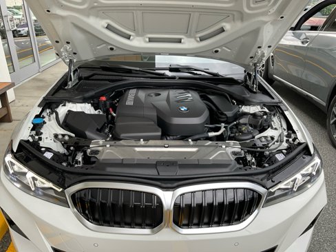 New 2025 BMW 330i Sedan w/ Premium Package image 16