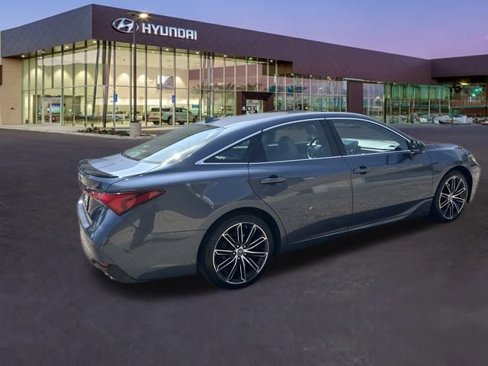 Used 2019 Toyota Avalon XSE w/ All Weather Liner Package image 5