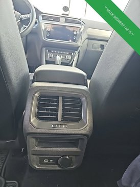 Used 2021 Volkswagen Tiguan SE w/ Panoramic Sunroof Package image 18