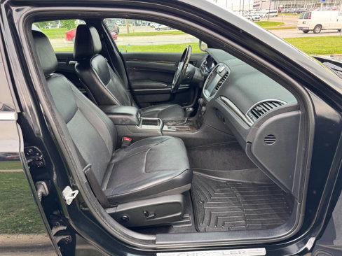 Used 2014 Chrysler 300 C w/ Beats Audio Group image 14