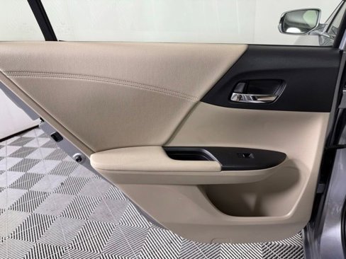 Used 2017 Honda Accord EX-L image 28