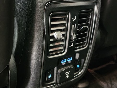 Used 2015 Jeep Grand Cherokee Limited w/ Luxury Group II image 28