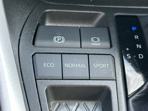 Used 2023 Toyota RAV4 LE image 27