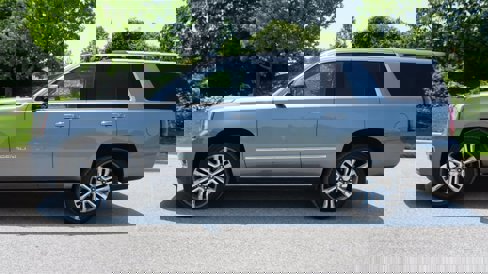 Used 2018 GMC Yukon Denali image 2