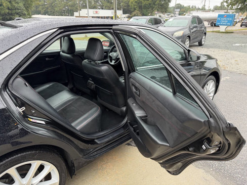 Used 2015 Toyota Camry XSE image 16
