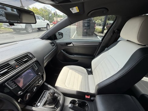 Used 2016 Volkswagen Jetta Sport image 22