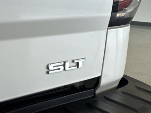 Used 2018 GMC Sierra 1500 SLT w/ SLT Premium Package image 38