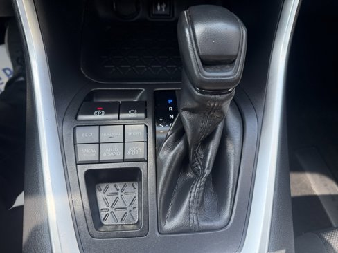 Used 2019 Toyota RAV4 XLE image 26