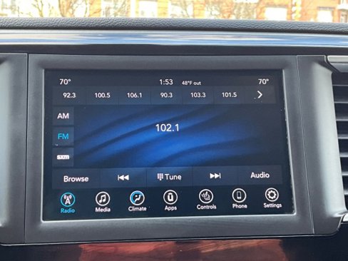 Used 2020 Chrysler Pacifica Touring-L image 23