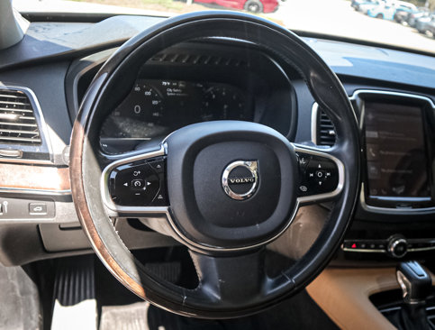 Used 2016 Volvo XC90 T6 Momentum w/ Momentum Plus Package image 6