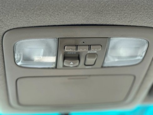 Used 2004 Toyota Highlander 4WD V6 image 30