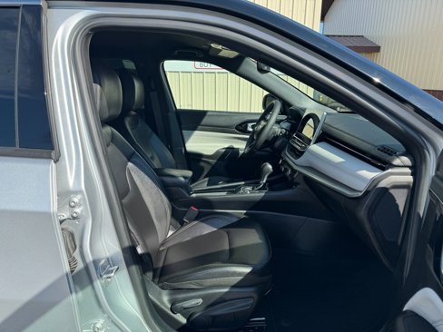 Used 2025 Jeep Compass Limited image 40