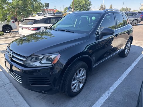 Used 2014 Volkswagen Touareg Sport image 4