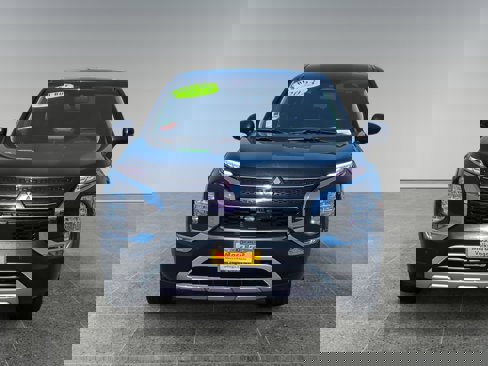 Used 2023 Mitsubishi Outlander SE image 8