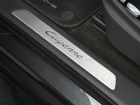 Certified 2019 Porsche Cayenne image 14