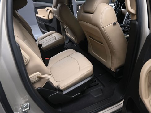 Used 2011 Chevrolet Traverse LTZ image 19