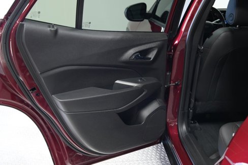 Used 2024 Chevrolet Trax RS w/ Driver Confidence Package image 19