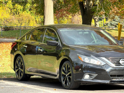 Used 2017 Nissan Altima 2.5 SR w/ Midnight Edition Package image 16