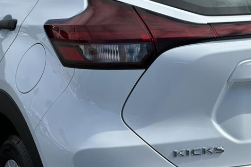 New 2025 Nissan Kicks Play S image 29