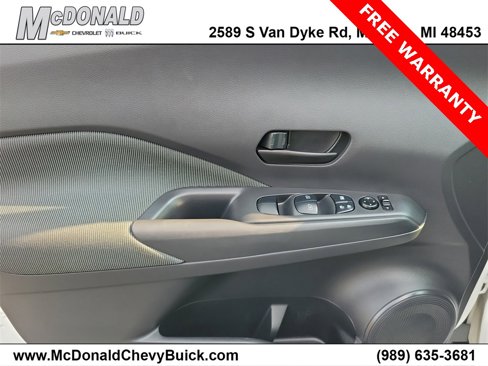 Used 2020 Nissan Kicks S image 17